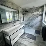 Capsule Art Deco - Jacuzzi - Netflix - Cinema - Arcade De Jeux & Nintendo Switch - 2 - Filet Suspendu